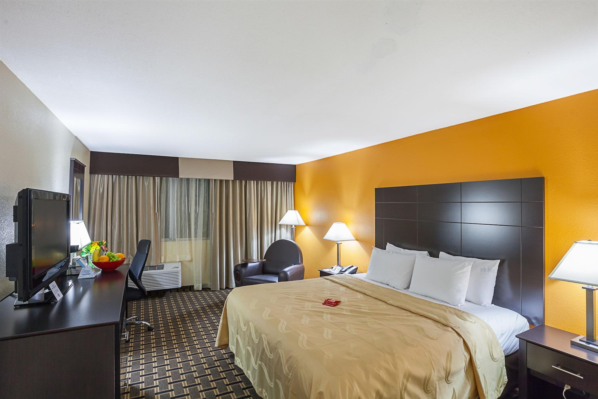 Quality Inn & Suites Cincinnati Bagian luar foto