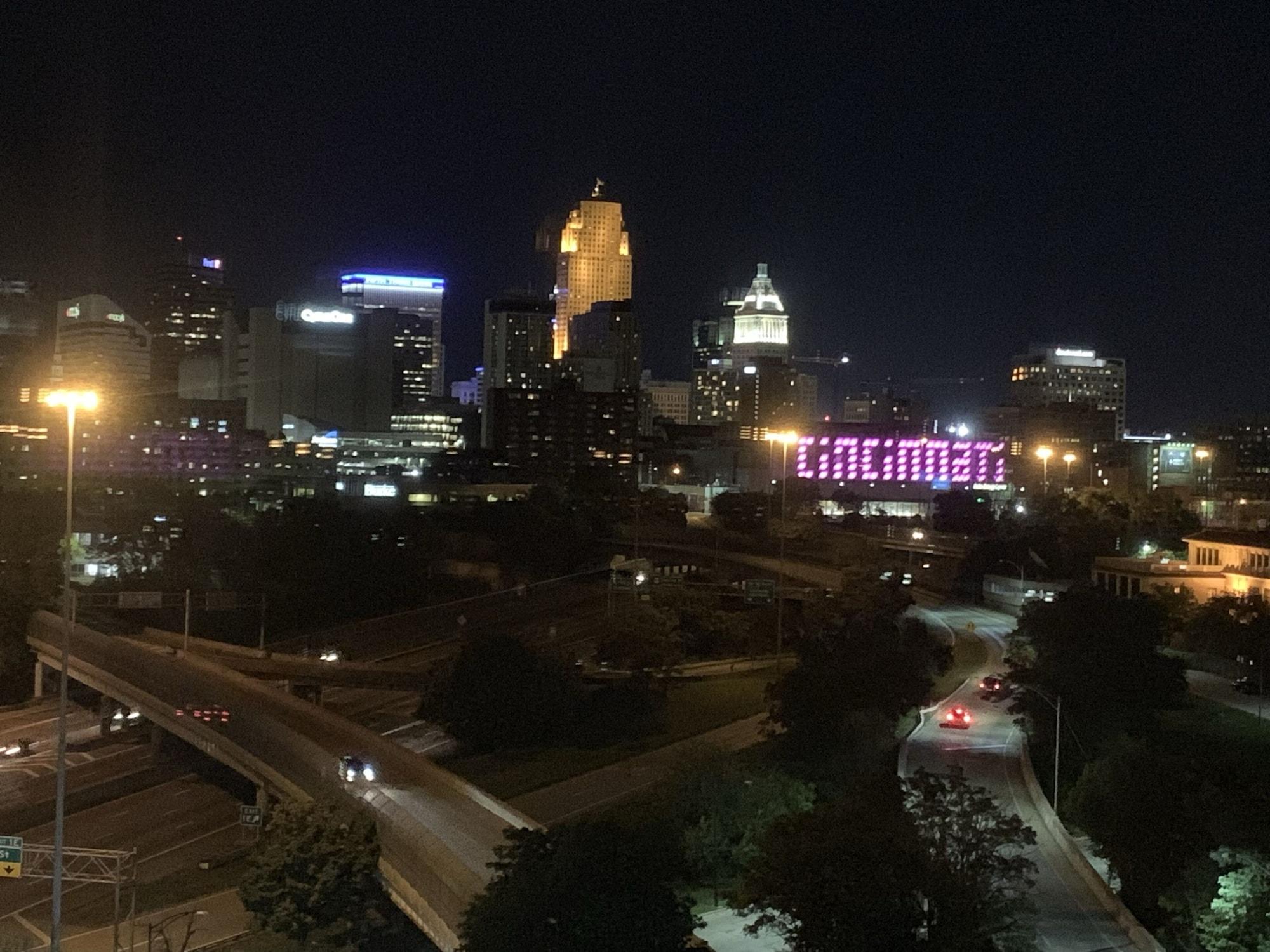 Quality Inn & Suites Cincinnati Bagian luar foto