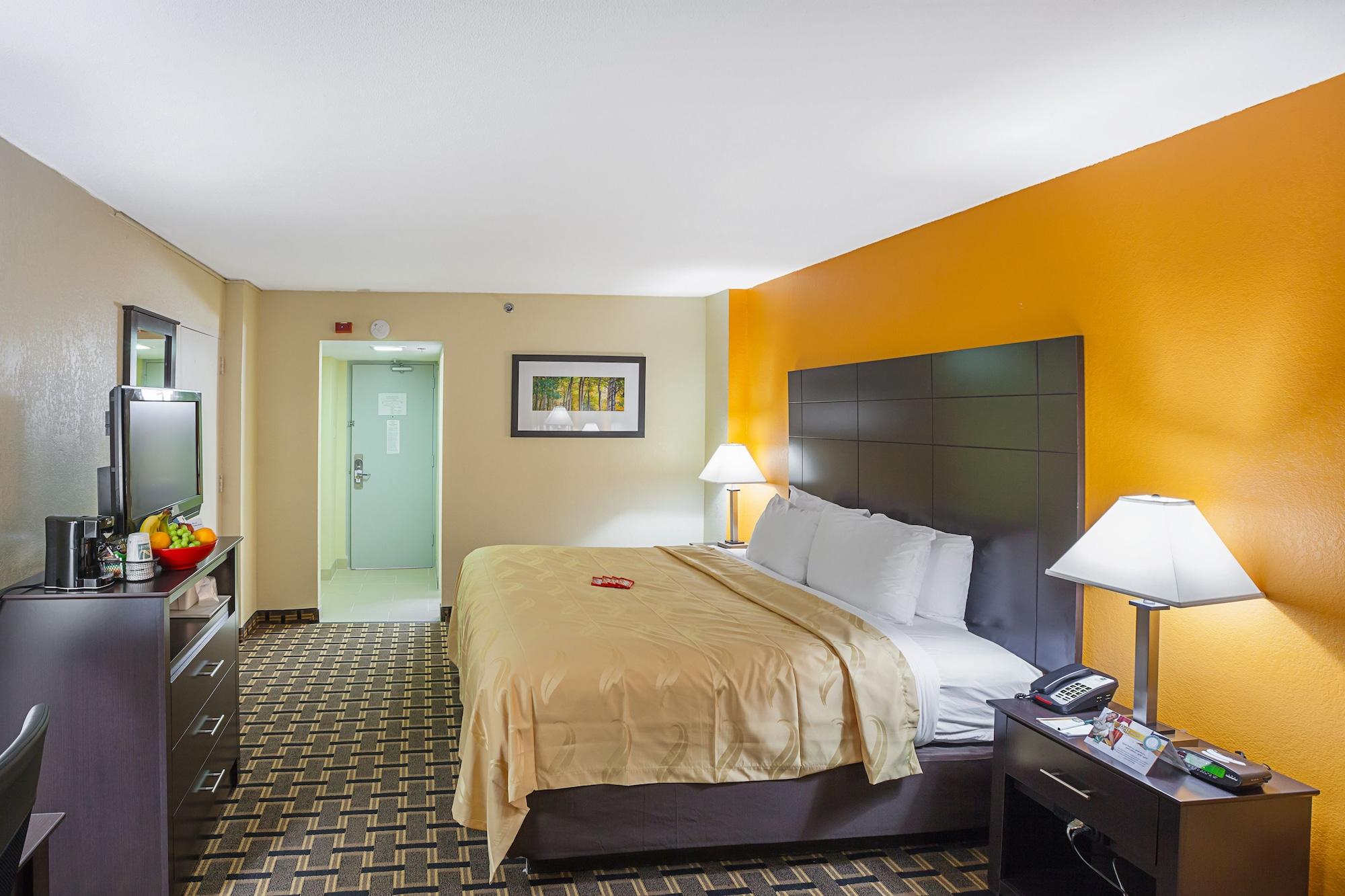 Quality Inn & Suites Cincinnati Bagian luar foto