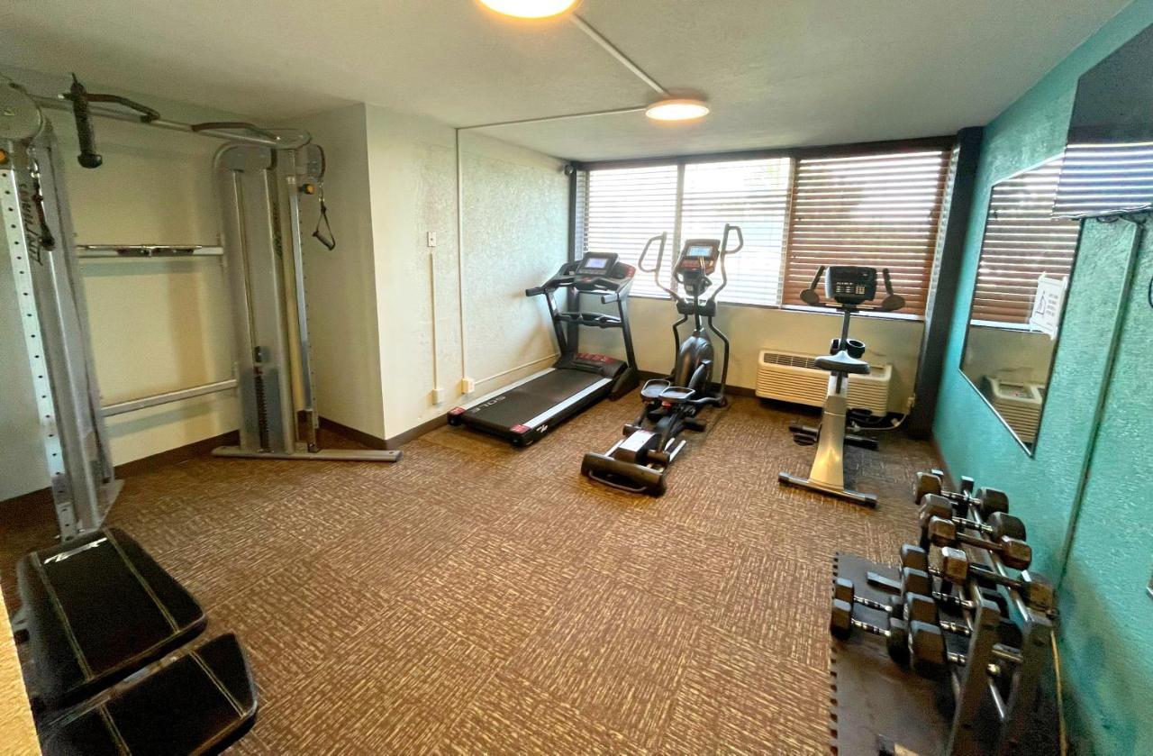 Quality Inn & Suites Cincinnati Bagian luar foto