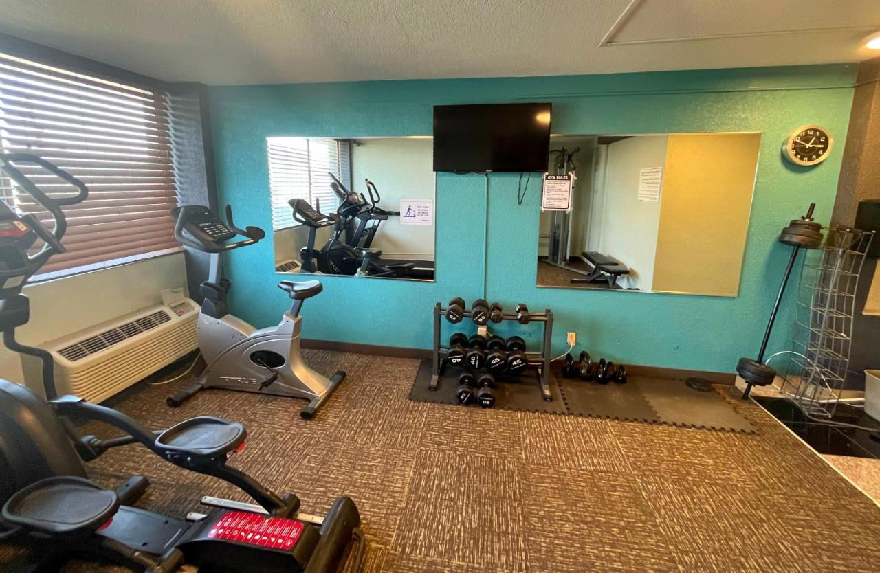 Quality Inn & Suites Cincinnati Bagian luar foto