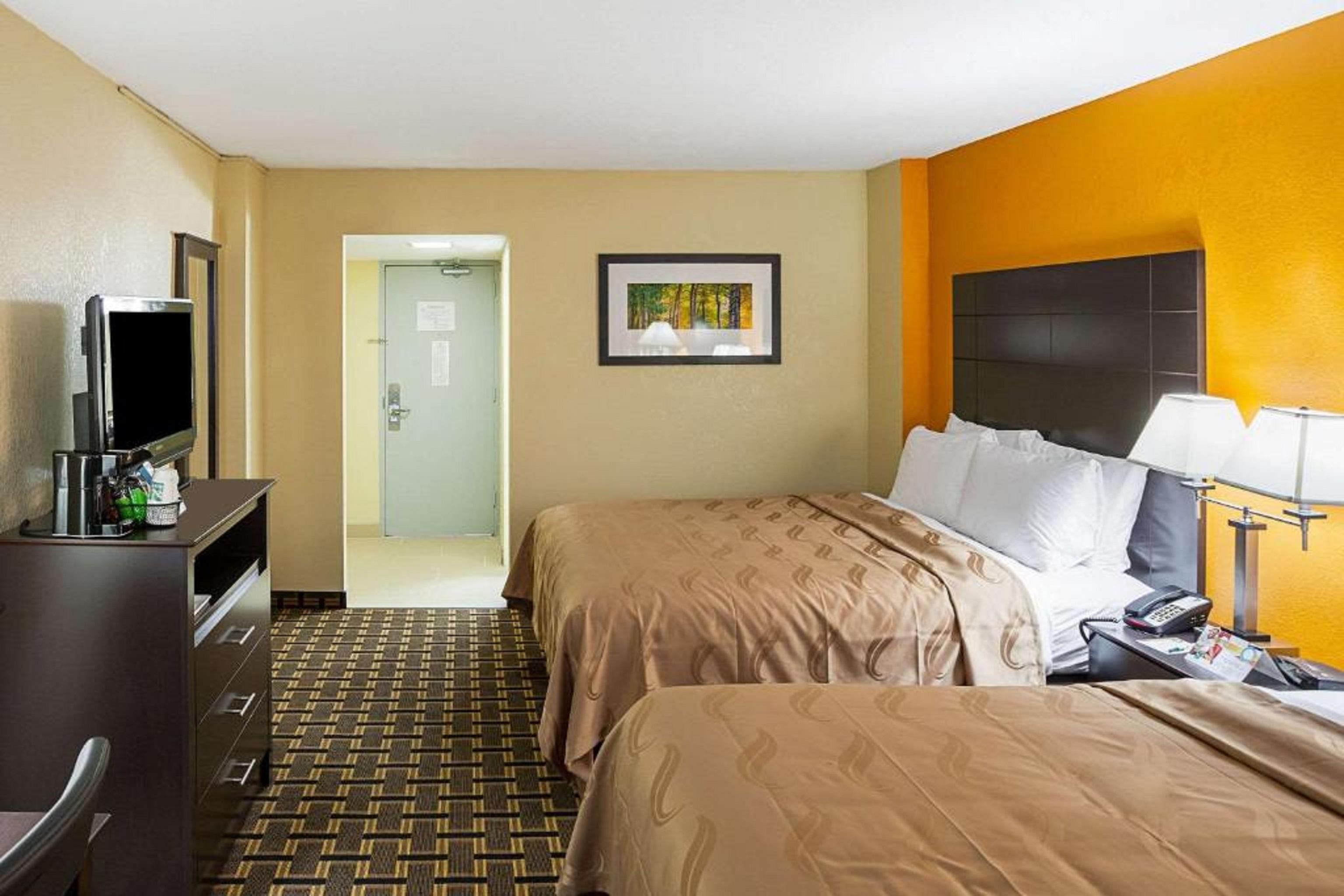 Quality Inn & Suites Cincinnati Bagian luar foto