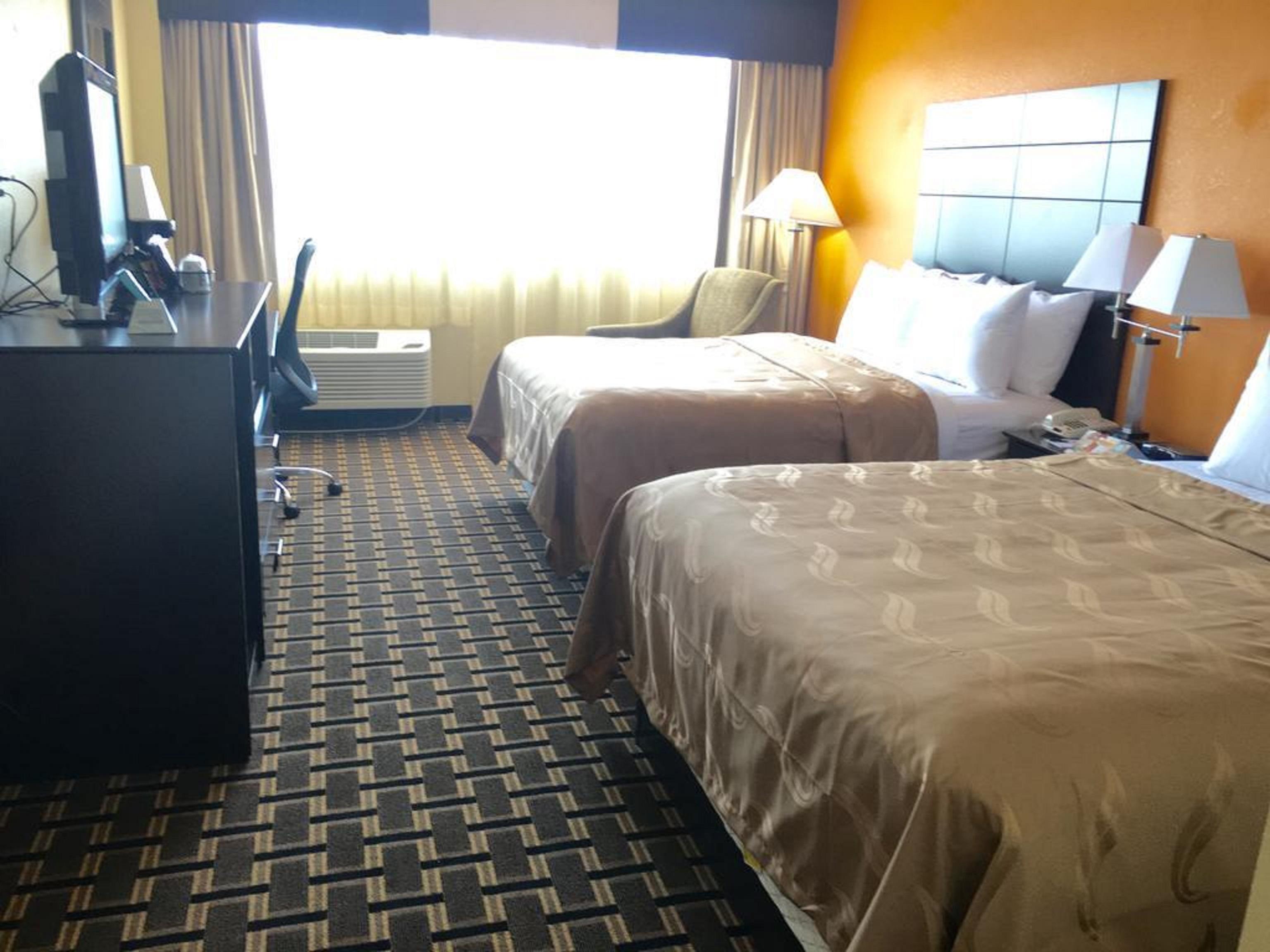 Quality Inn & Suites Cincinnati Bagian luar foto