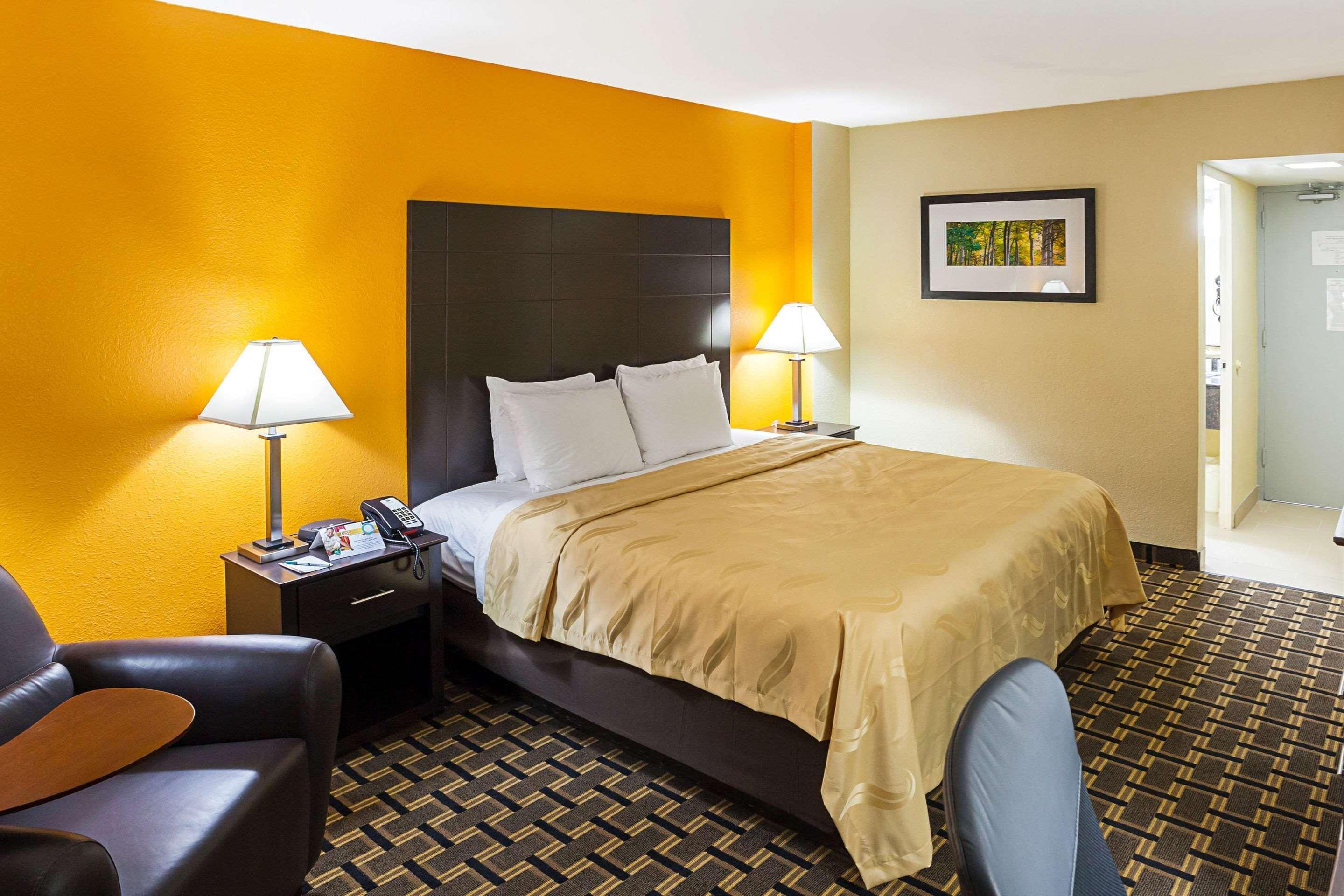 Quality Inn & Suites Cincinnati Bagian luar foto