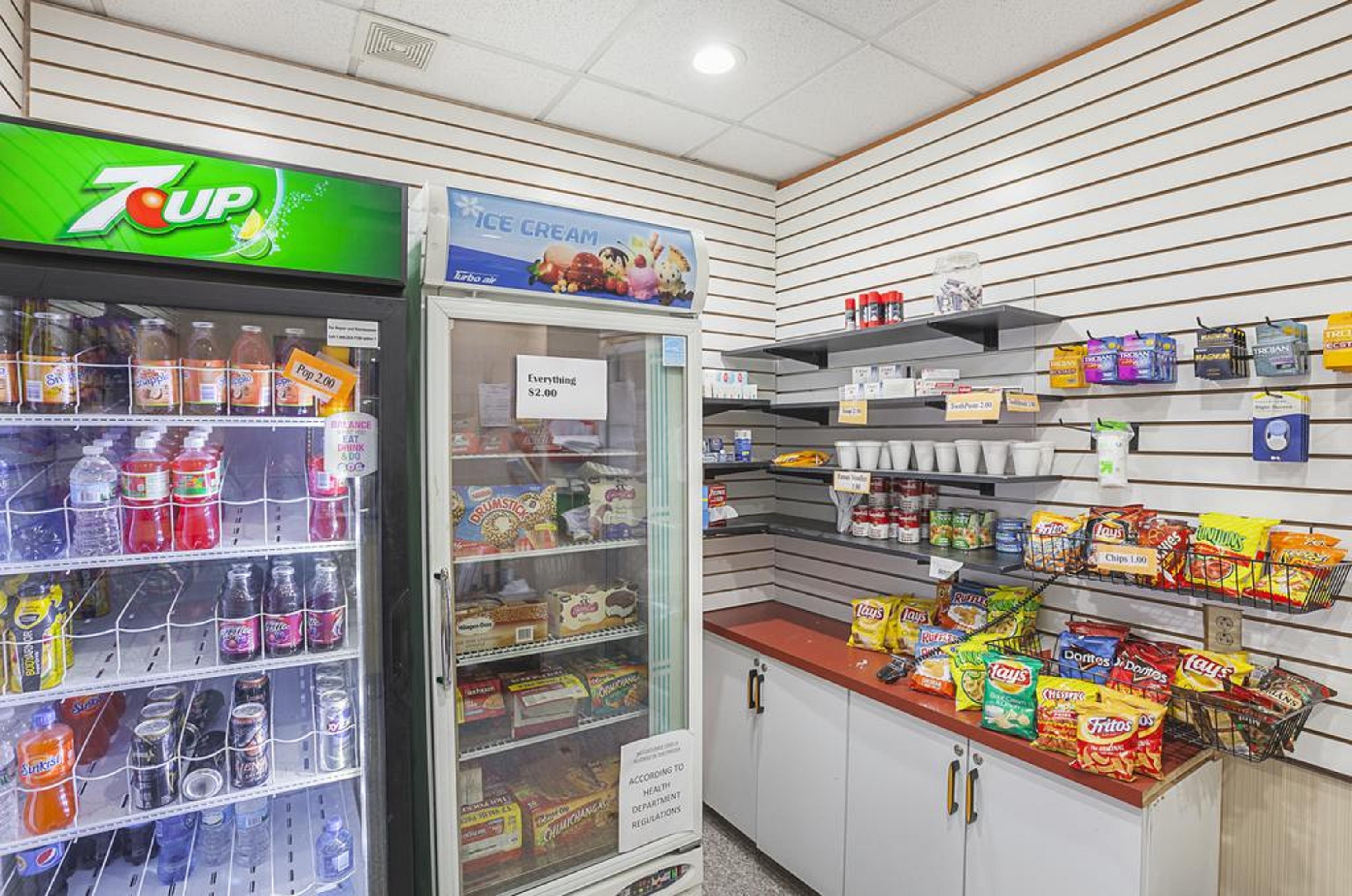 Quality Inn & Suites Cincinnati Bagian luar foto