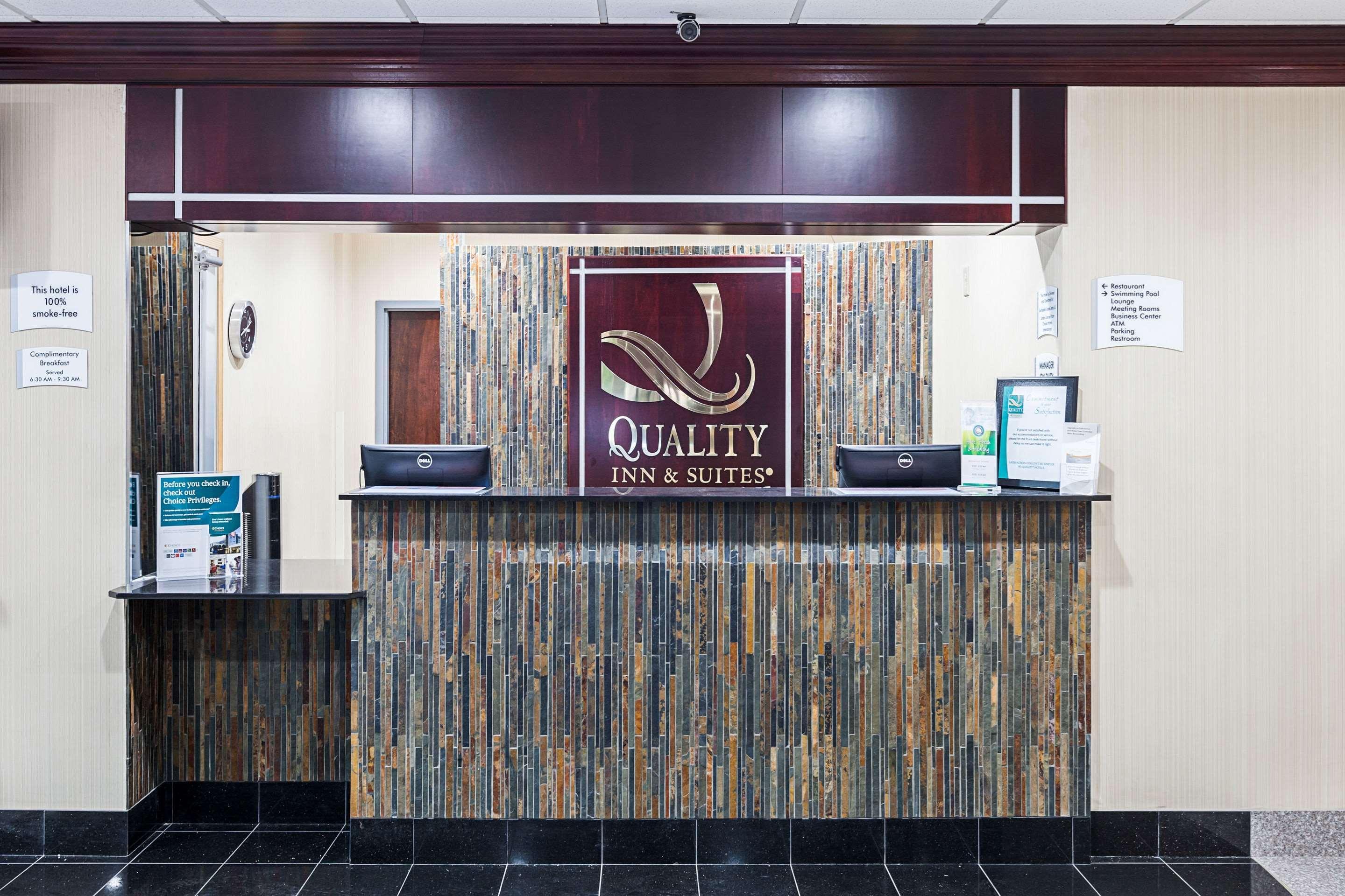 Quality Inn & Suites Cincinnati Bagian luar foto