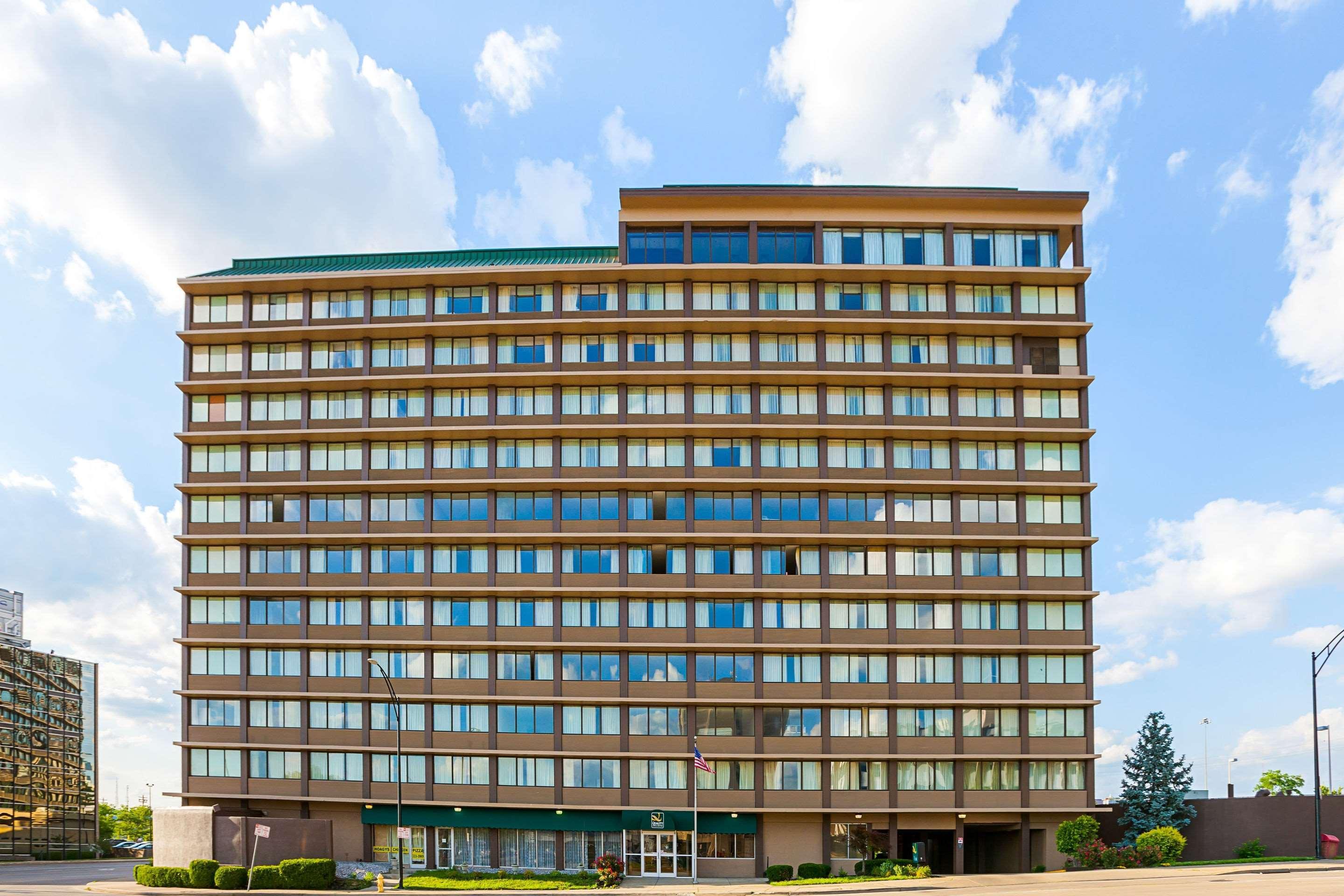 Quality Inn & Suites Cincinnati Bagian luar foto