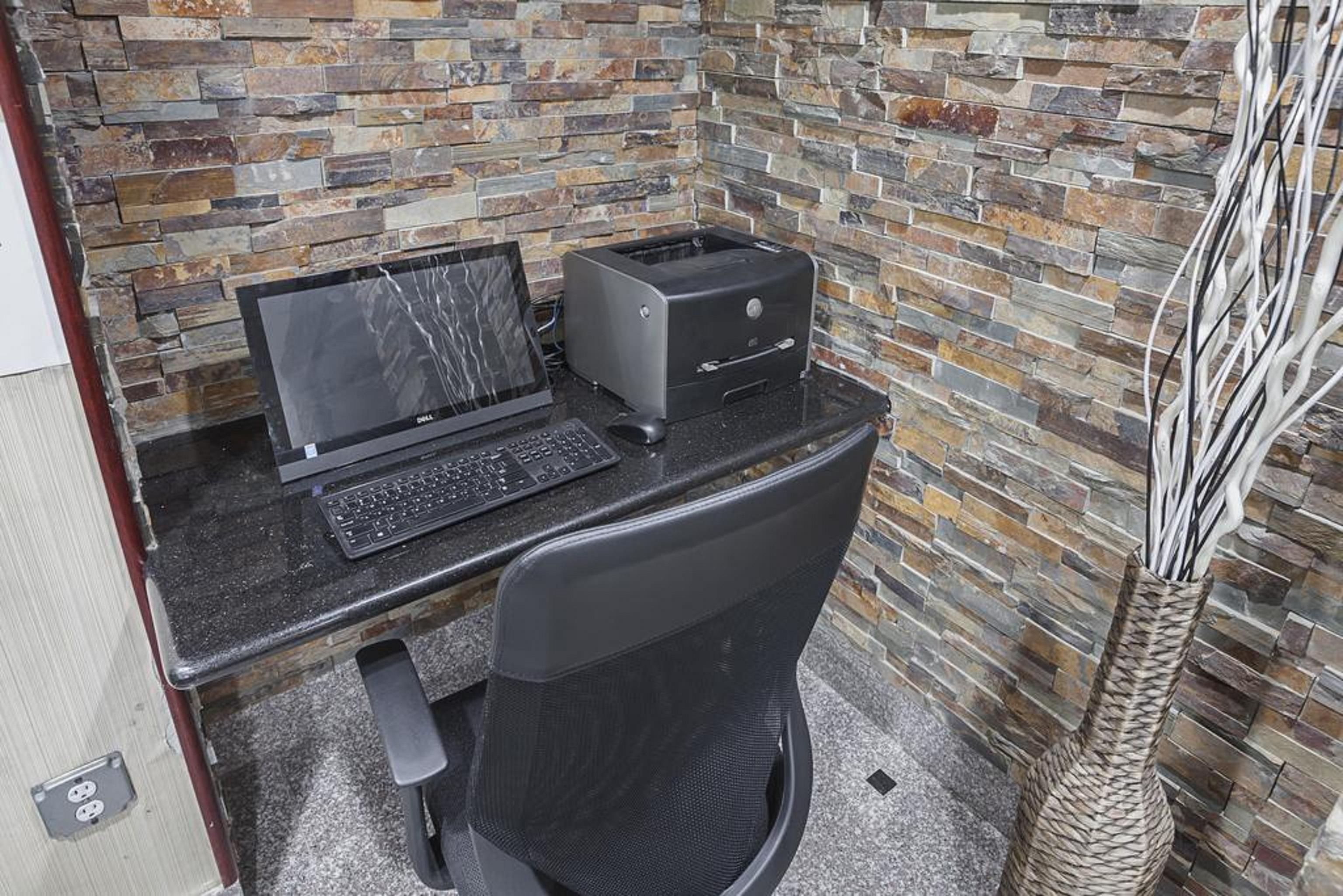 Quality Inn & Suites Cincinnati Bagian luar foto