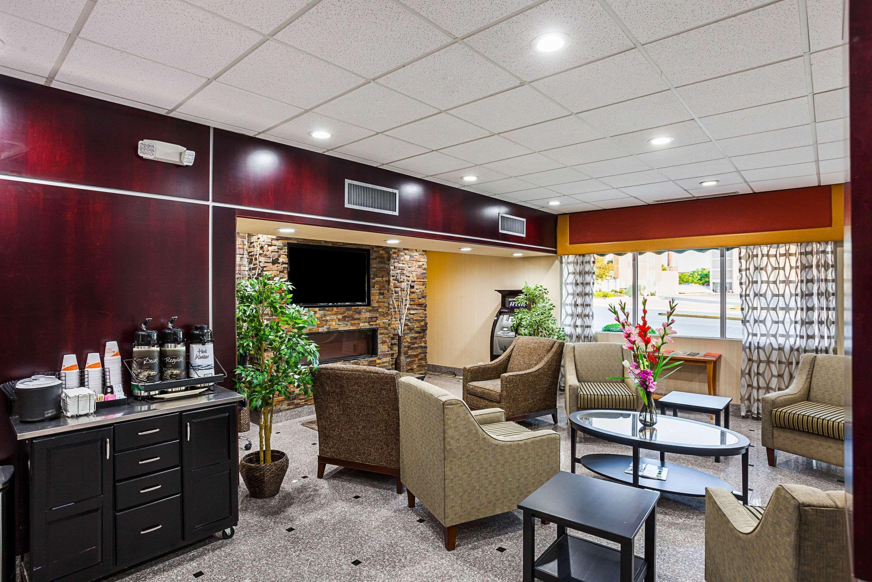 Quality Inn & Suites Cincinnati Bagian luar foto