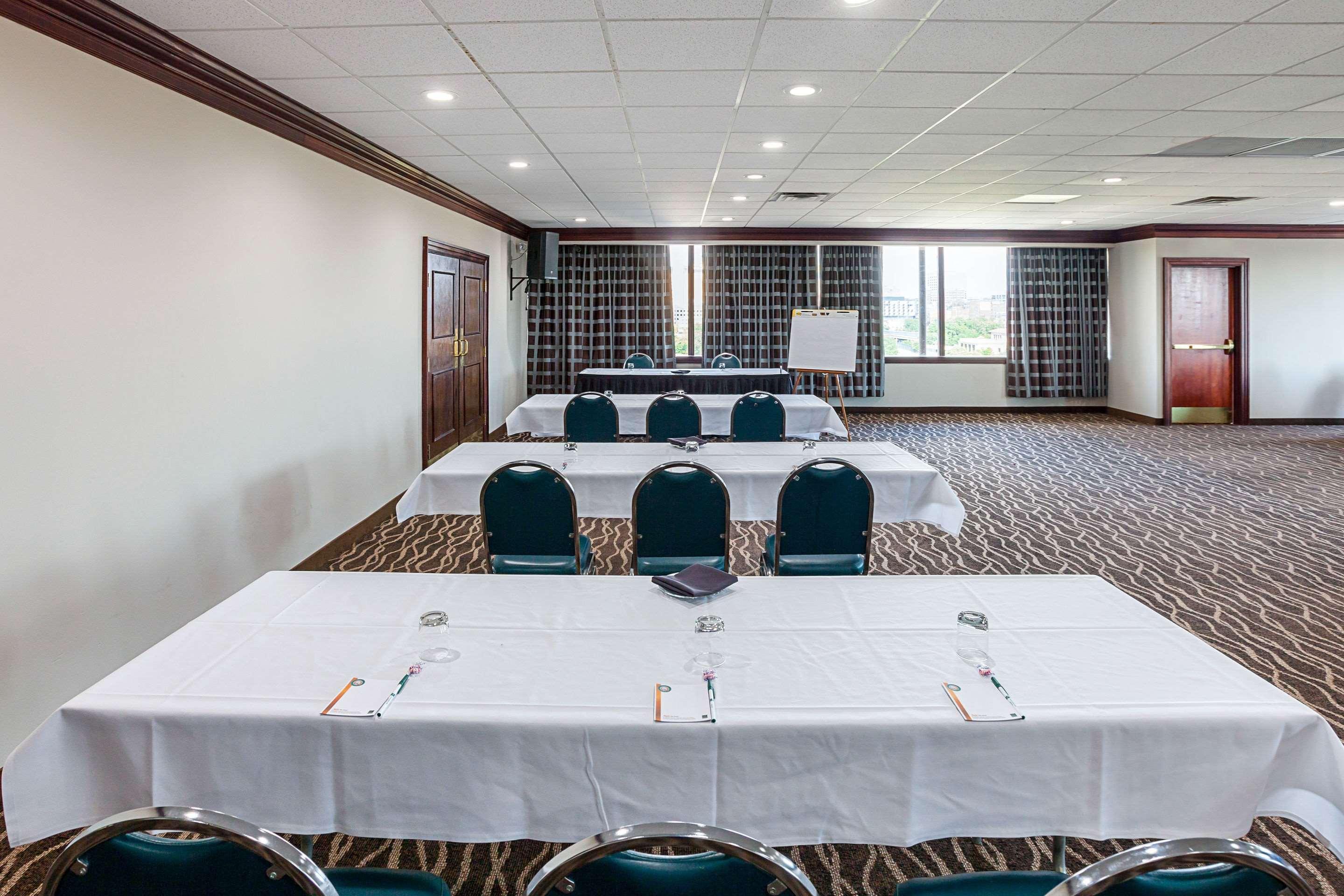 Quality Inn & Suites Cincinnati Bagian luar foto