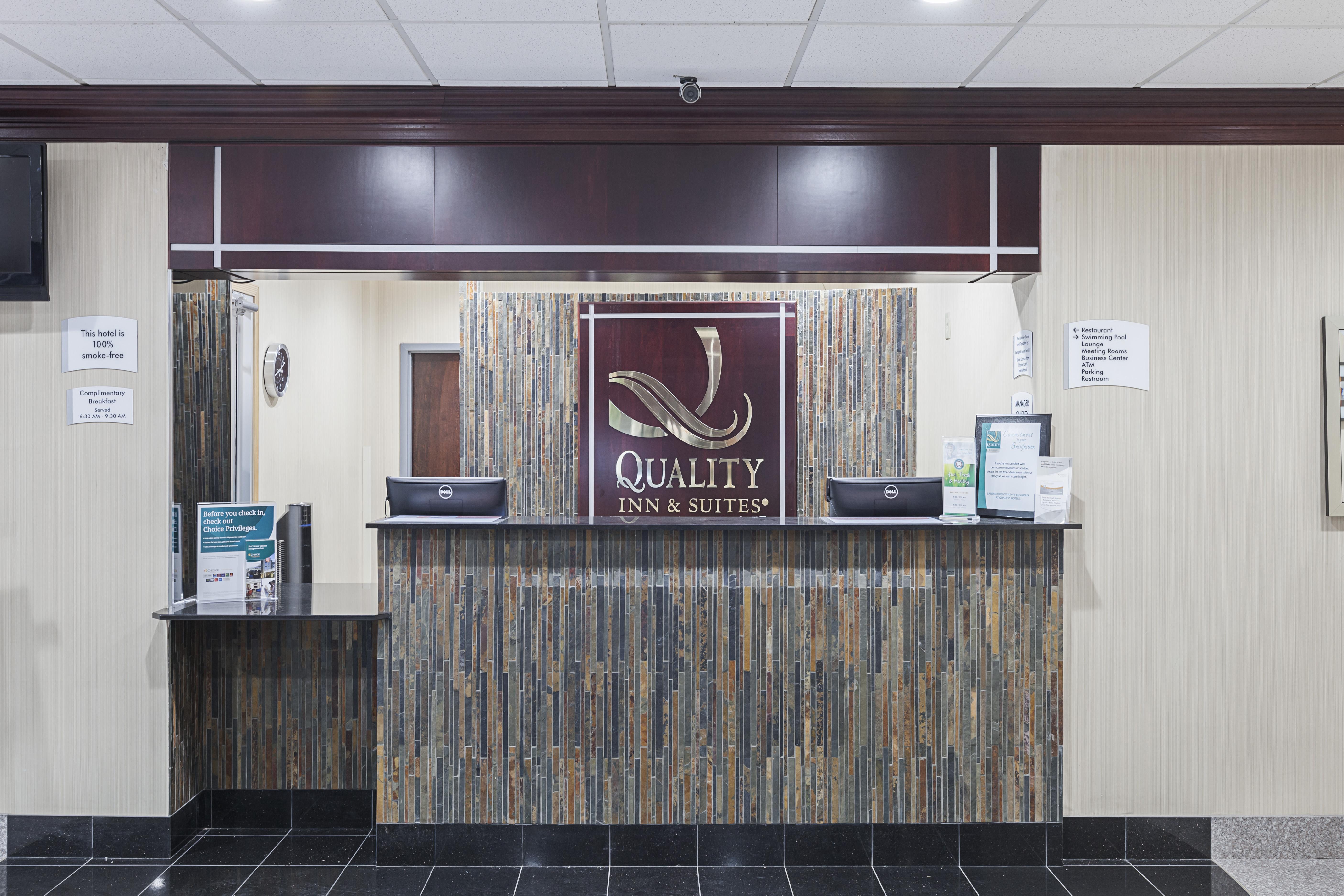 Quality Inn & Suites Cincinnati Bagian luar foto