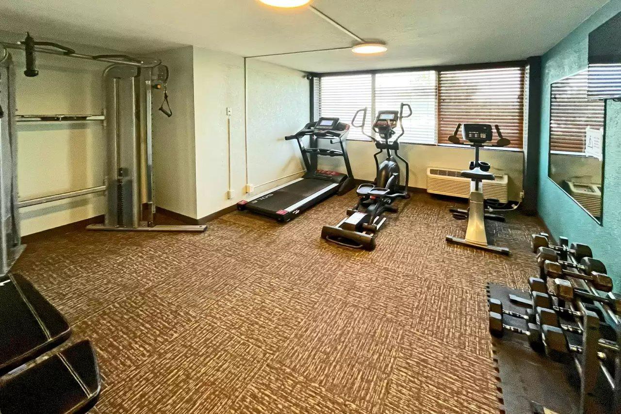 Quality Inn & Suites Cincinnati Bagian luar foto